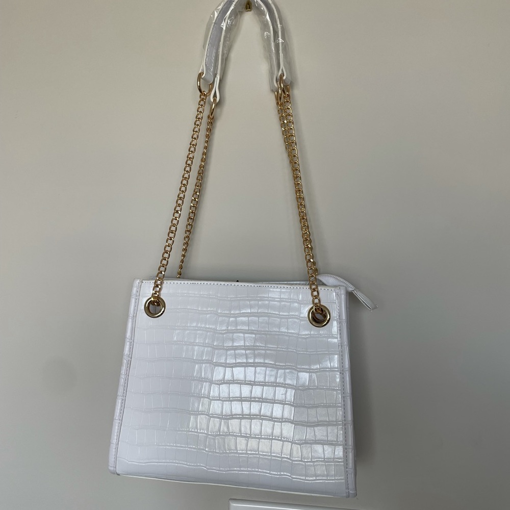 Faux leather croc chain shoulder bag